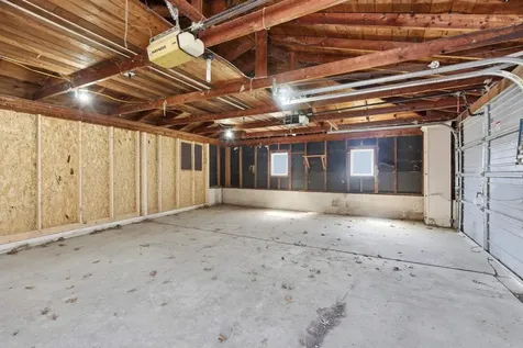 1811 Sager Avenue Waterloo IA 50701