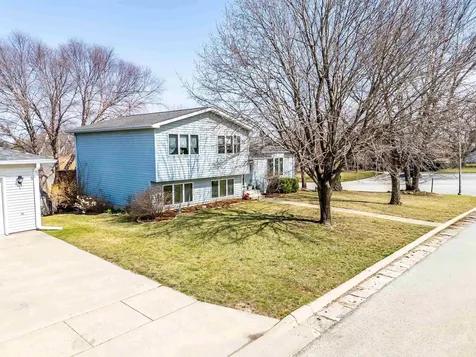 1120 Grant Street Denver IA 50622