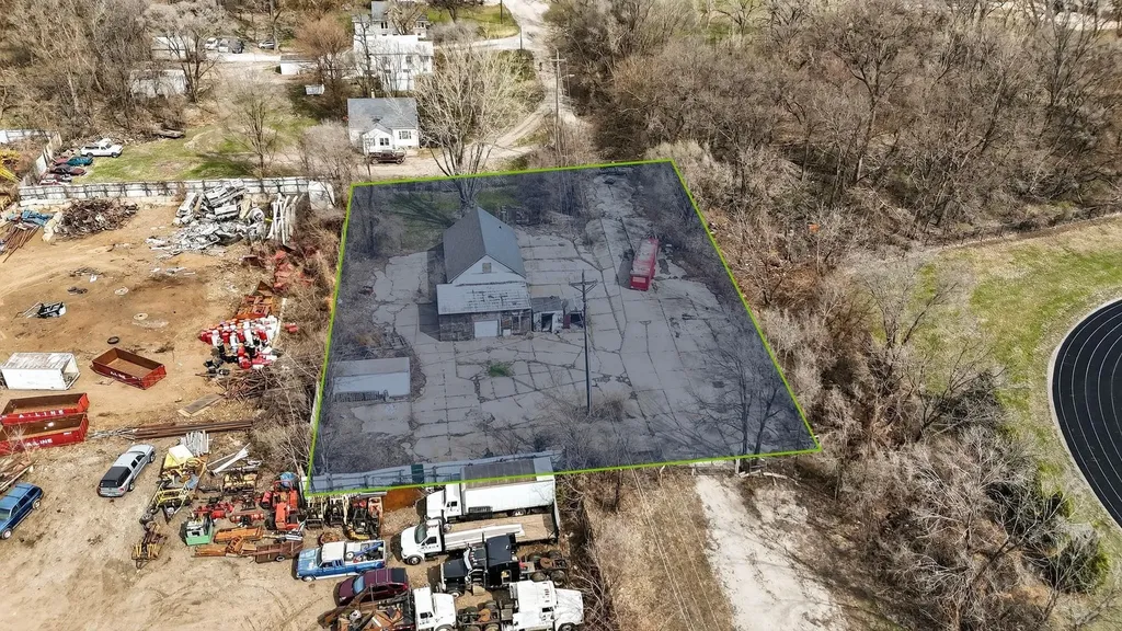 406 Litchfiled Avenue Waterloo IA 50703