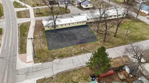 2020 Center Street Cedar Falls IA 50613