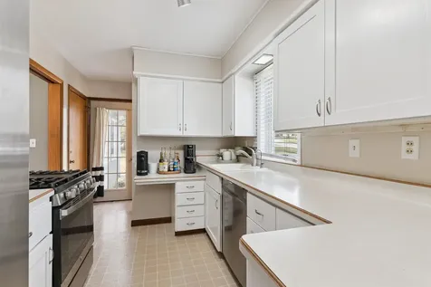 2610 Mcclain Drive Cedar Falls IA 50613
