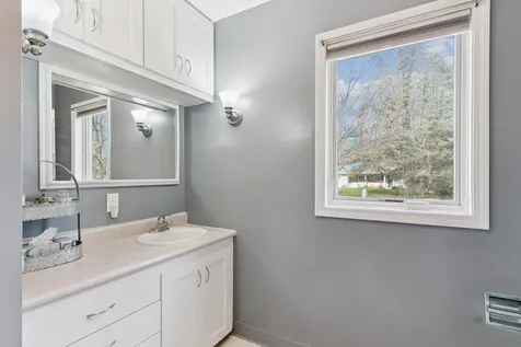 2610 Mcclain Drive Cedar Falls IA 50613