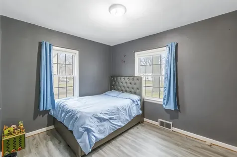 151 Hawthorne Avenue Waterloo IA 50702