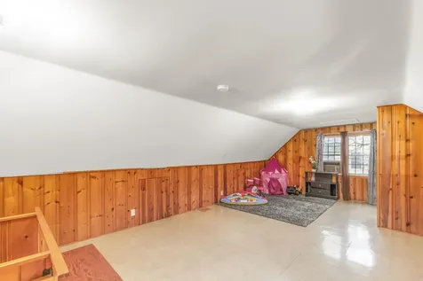 151 Hawthorne Avenue Waterloo IA 50702