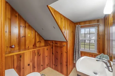 151 Hawthorne Avenue Waterloo IA 50702