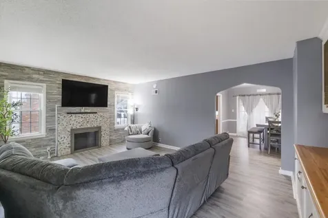 151 Hawthorne Avenue Waterloo IA 50702