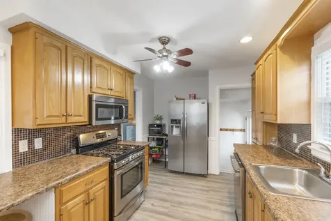 151 Hawthorne Avenue Waterloo IA 50702