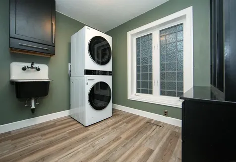 1306 Grandview Avenue Waverly IA 50677
