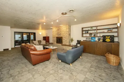 1306 Grandview Avenue Waverly IA 50677