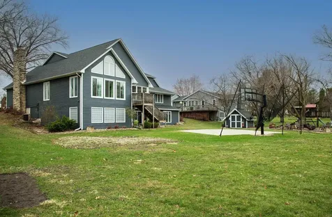 1306 Grandview Avenue Waverly IA 50677