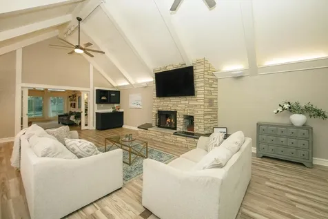 1306 Grandview Avenue Waverly IA 50677
