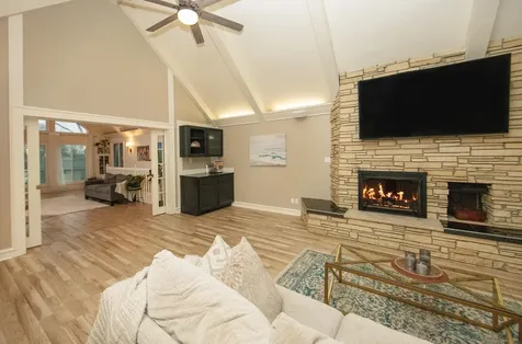 1306 Grandview Avenue Waverly IA 50677