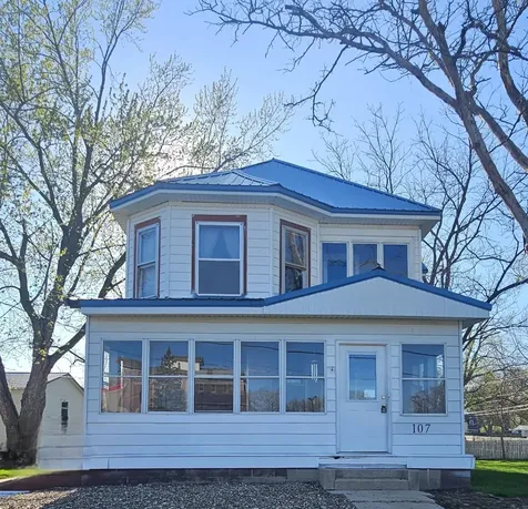 107 NW 3rd Avenue Independence IA 50644