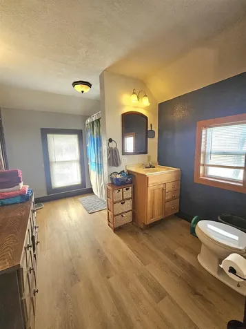 107 NW 3rd Avenue Independence IA 50644