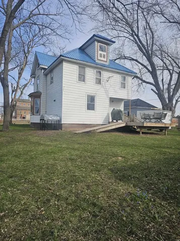 107 NW 3rd Avenue Independence IA 50644