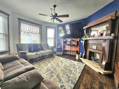 107 NW 3rd Avenue Independence IA 50644