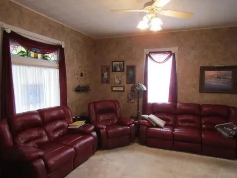 130 S River Park Drive Guttenberg IA 52052