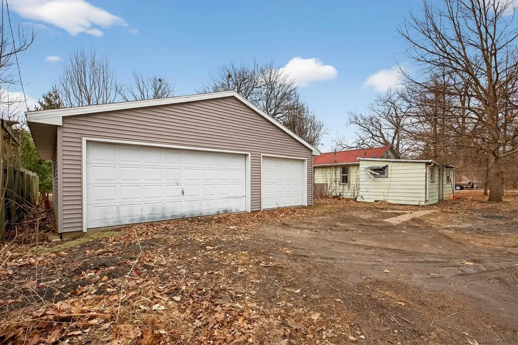 143 Chicago Street Waterloo IA 50701