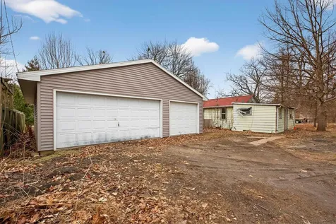 143 Chicago Street Waterloo IA 50701