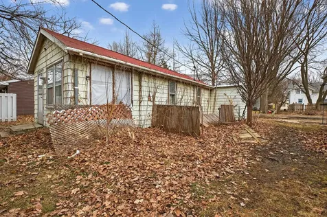 143 Chicago Street Waterloo IA 50701