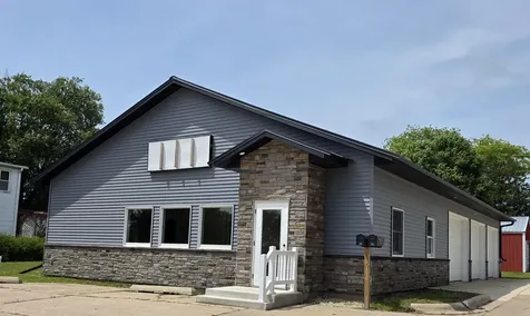712 E Main Street New Hampton IA 50659