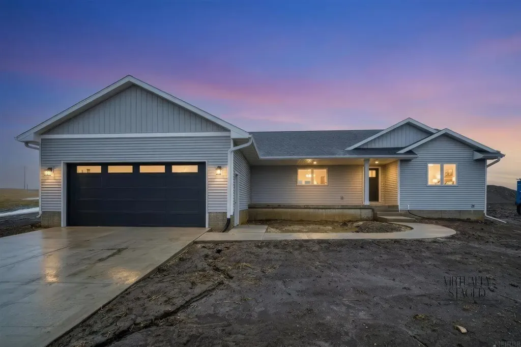 1513 Prairie Drive Grundy Center IA 50638