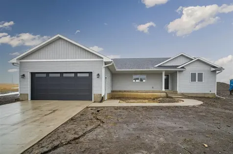 1513 Prairie Drive Grundy Center IA 50638