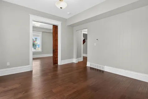 427 Iowa Street Waterloo IA 50703
