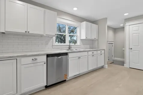 427 Iowa Street Waterloo IA 50703