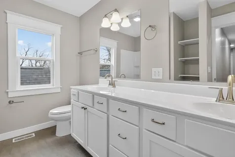 427 Iowa Street Waterloo IA 50703