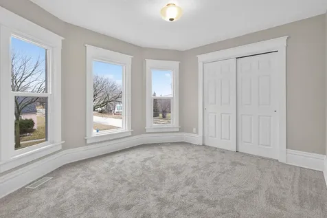 427 Iowa Street Waterloo IA 50703