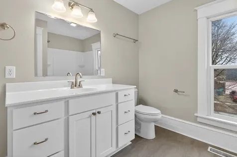 427 Iowa Street Waterloo IA 50703