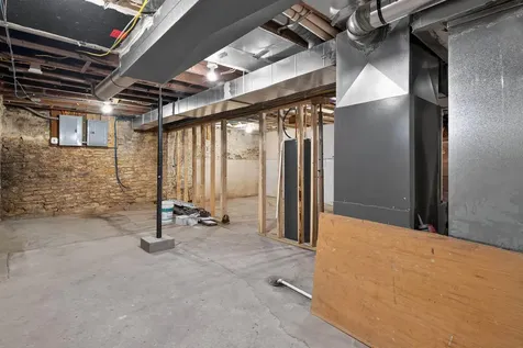 427 Iowa Street Waterloo IA 50703