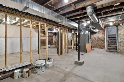 427 Iowa Street Waterloo IA 50703