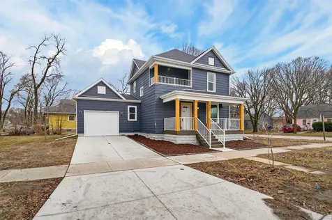 427 Iowa Street Waterloo IA 50703