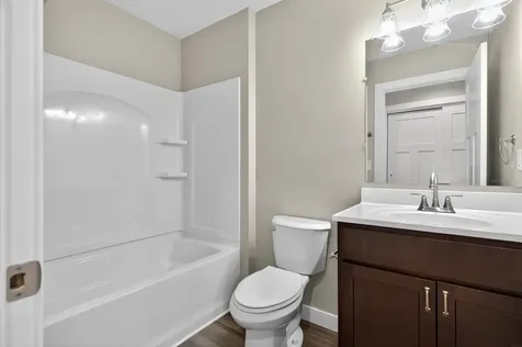 319 Iowa Street Waterloo IA 50703