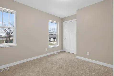 319 Iowa Street Waterloo IA 50703