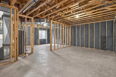 319 Iowa Street Waterloo IA 50703
