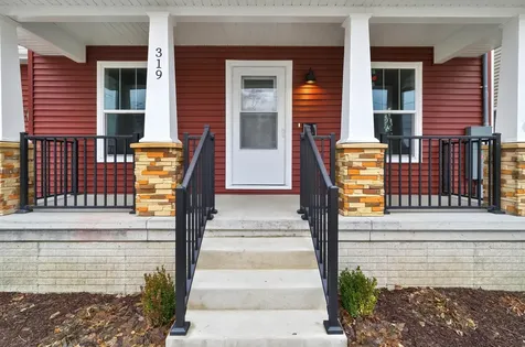 319 Iowa Street Waterloo IA 50703