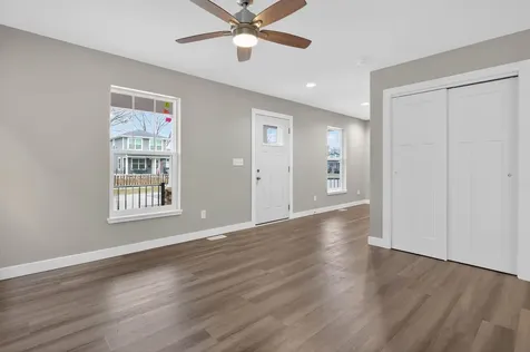 319 Iowa Street Waterloo IA 50703