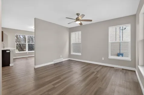 319 Iowa Street Waterloo IA 50703
