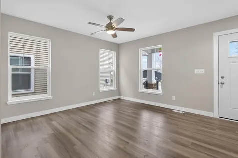 319 Iowa Street Waterloo IA 50703