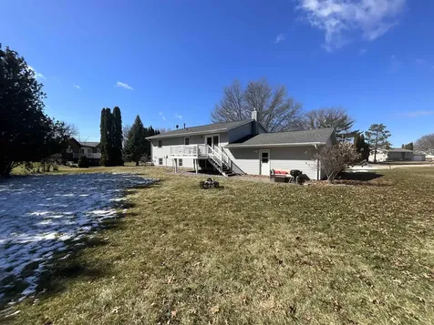 422 S 5 Th Avenue New Hampton IA 50659