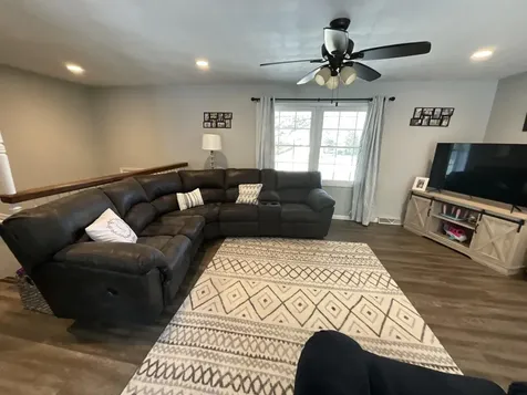 422 S 5 Th Avenue New Hampton IA 50659