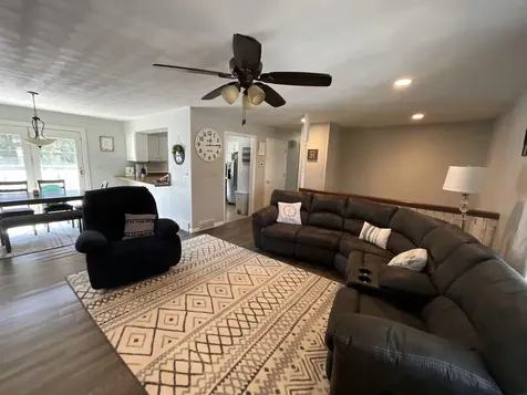 422 S 5 Th Avenue New Hampton IA 50659