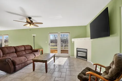 1319 Leitha Terrace Waverly IA 50677