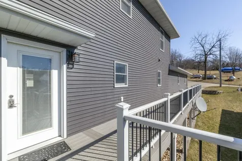 22598 262nd Street Delhi IA 52223