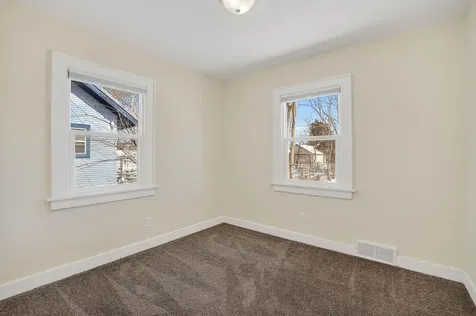 516 Cutler Street Waterloo IA 50703
