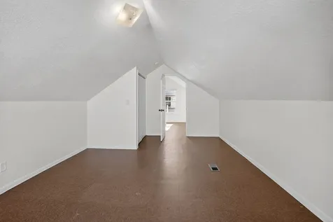 516 Cutler Street Waterloo IA 50703