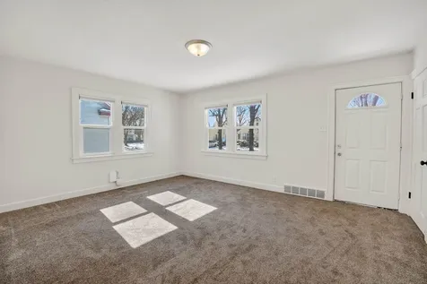 516 Cutler Street Waterloo IA 50703